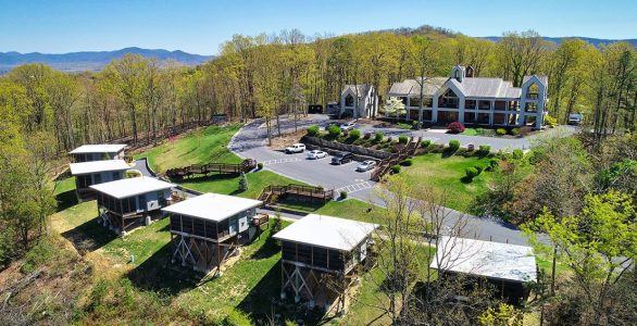 Aerial Image of Iris Inn in Virginia Aerial photo of Virginia's Iris Inn and Cottages