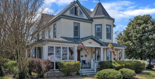 Chesapeake Bay Maryland Inn for sale Exterior photo of Chesapeake Bay MD Bed and Breakfast for sale