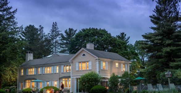 devonfield-inn Exterior image of Berkshires MA Estate Inn for sale