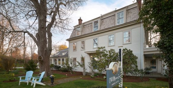 Featured-Exterior-of-Brewster-MA-Inn-for-sale Exterior photo of Cape Cod Inn for sale