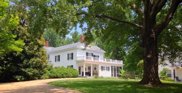 Scottsville VA Inn for sale Exterior of Virginia Inn for sale