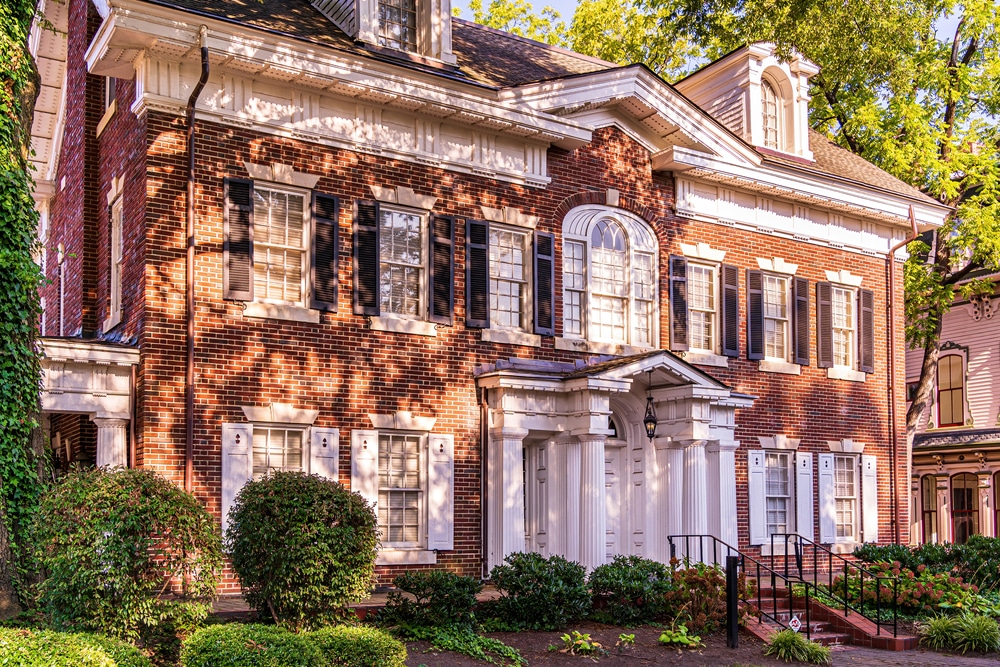 Exterior of a bed and breakfast - learn how to finance a bed and breakfast with little to no money