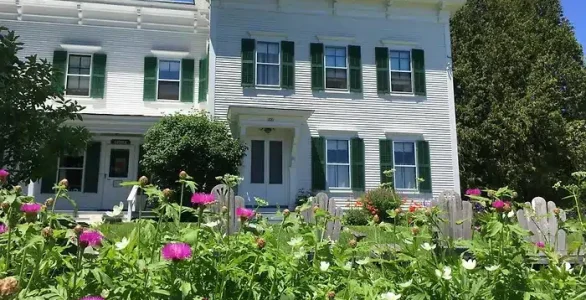 Marshfield Vermont Inn for Sale Exterior photo of Vermont Inn for sale